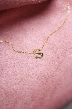 9 Karaat Ketting Letter In Between