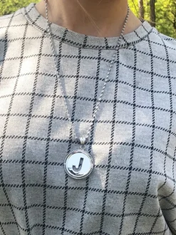 Zilveren Initial Medallion Pendant